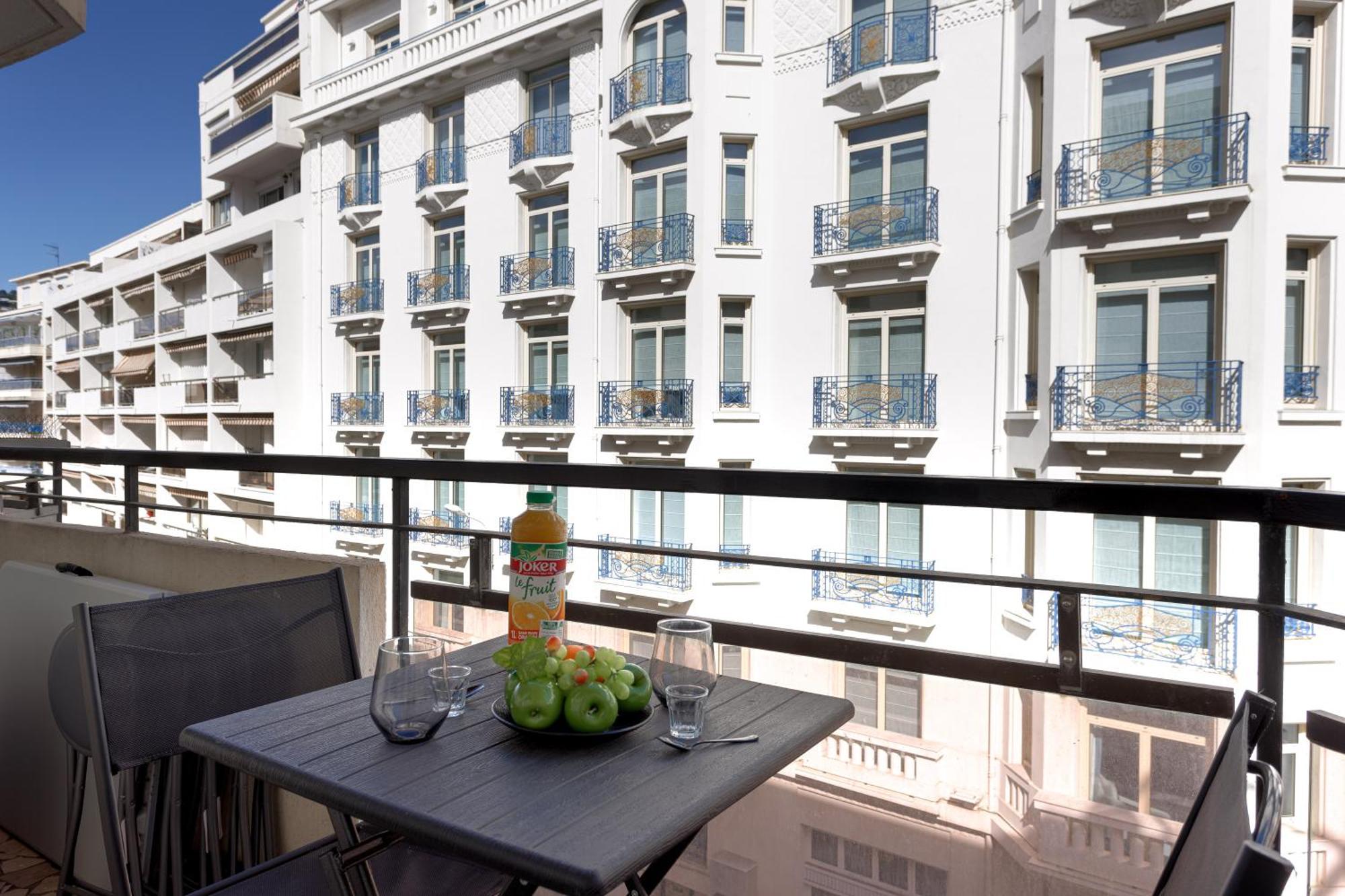 L'Unique Maubourg - Next Hotel Martinez - Terrasse Cannes Buitenkant foto